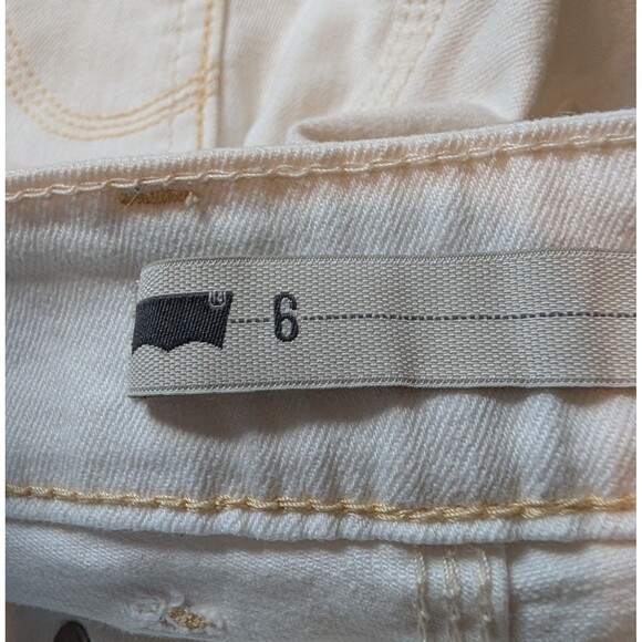 Levi's Capri Jeans Size 6 Straight Leg Off White Cream Stretch Flap Pockets - Picture 6 of 12